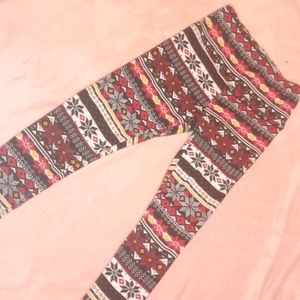 I am selling some Christmas leggings